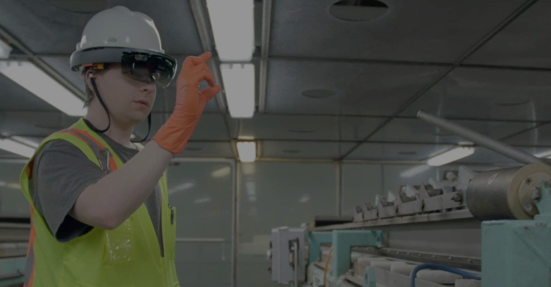 Error-free maintenance and on-the-job training with AR